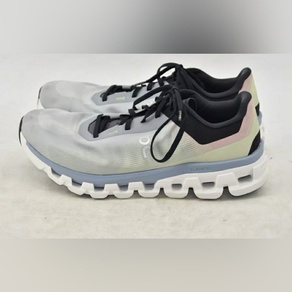 On Cloud Cloudflow 4  Light Green Running Shoes Men Size 8 or Women 9.5 - Picture 3 of 9